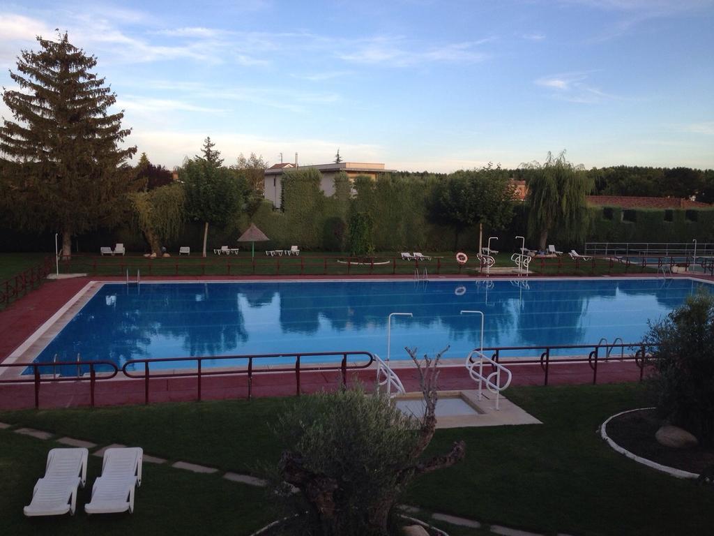 Hotel Valjunco Valencia de Don Juan Bagian luar foto