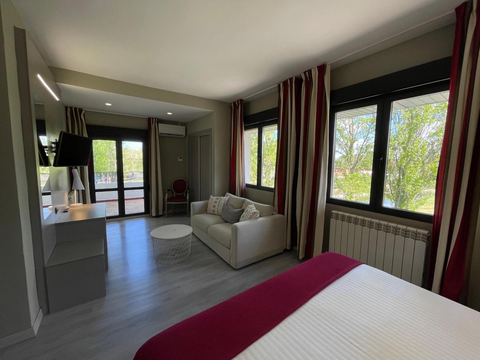 Hotel Valjunco Valencia de Don Juan Bagian luar foto