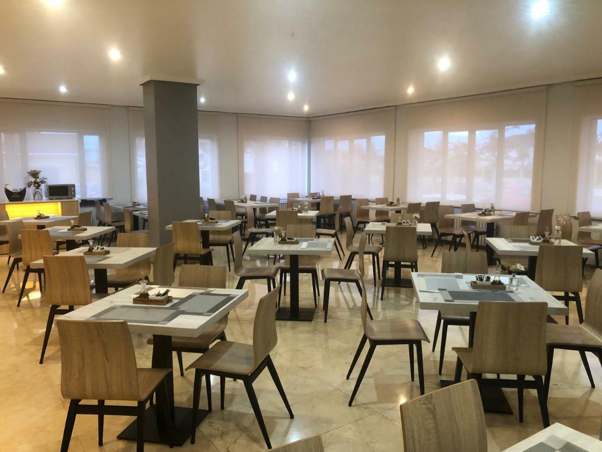 Hotel Valjunco Valencia de Don Juan Bagian luar foto