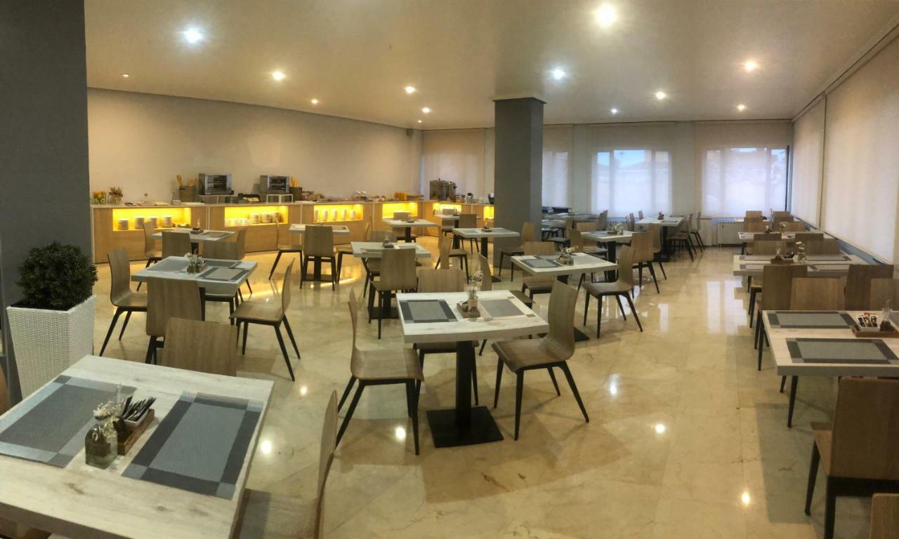 Hotel Valjunco Valencia de Don Juan Bagian luar foto